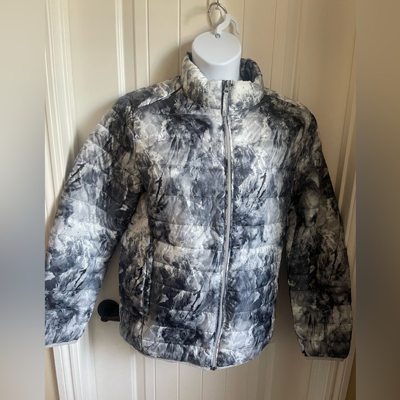 NWT Men’s Packable Puffer Jacket Black White Marble Print w/Long Sleeves Size M - Picture 11 of 15